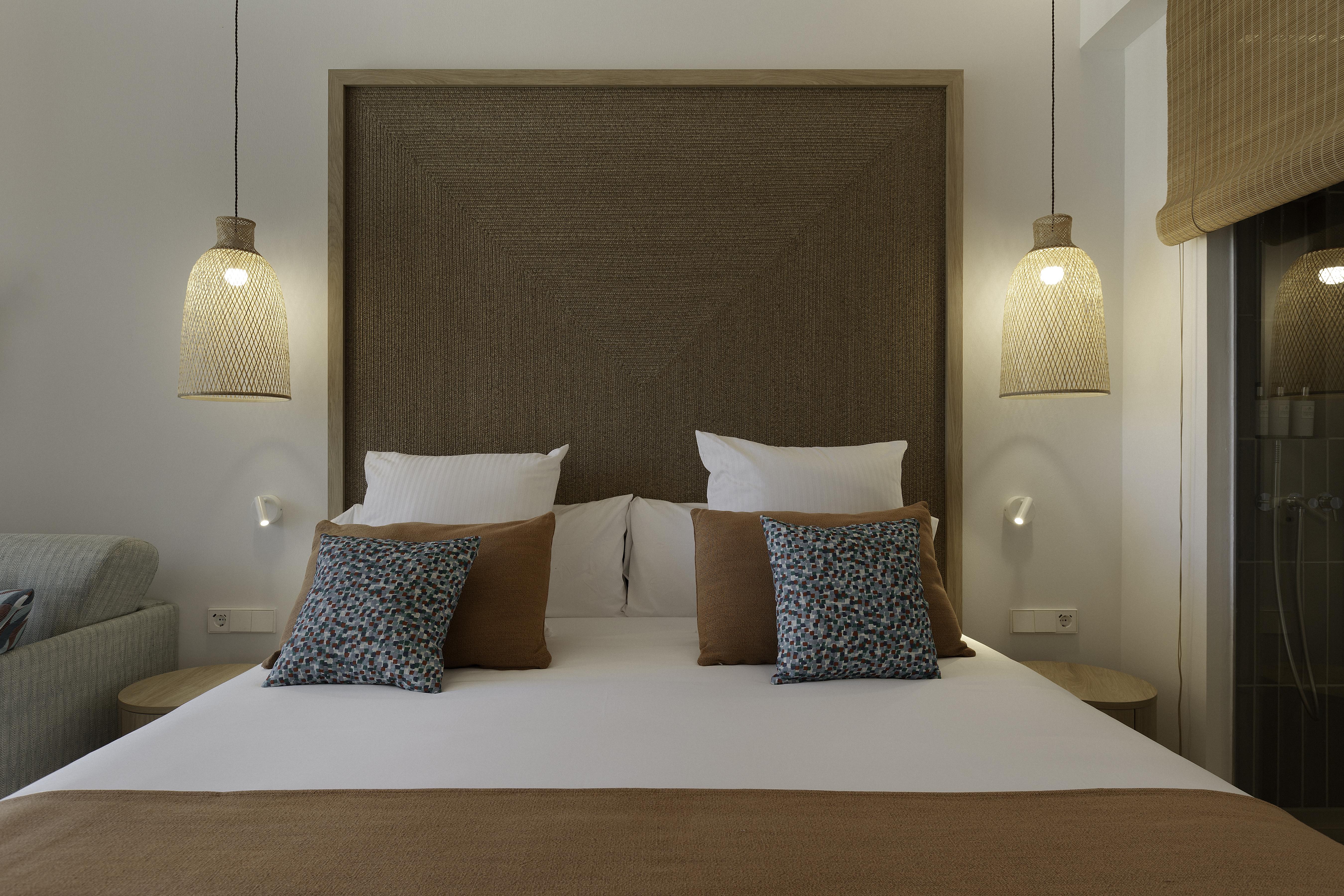 Cala San Miguel Ibiza Resort, Adults Only, Curio Collection By Hilton Port de Sant Miguel Ngoại thất bức ảnh A bedroom at the hotel