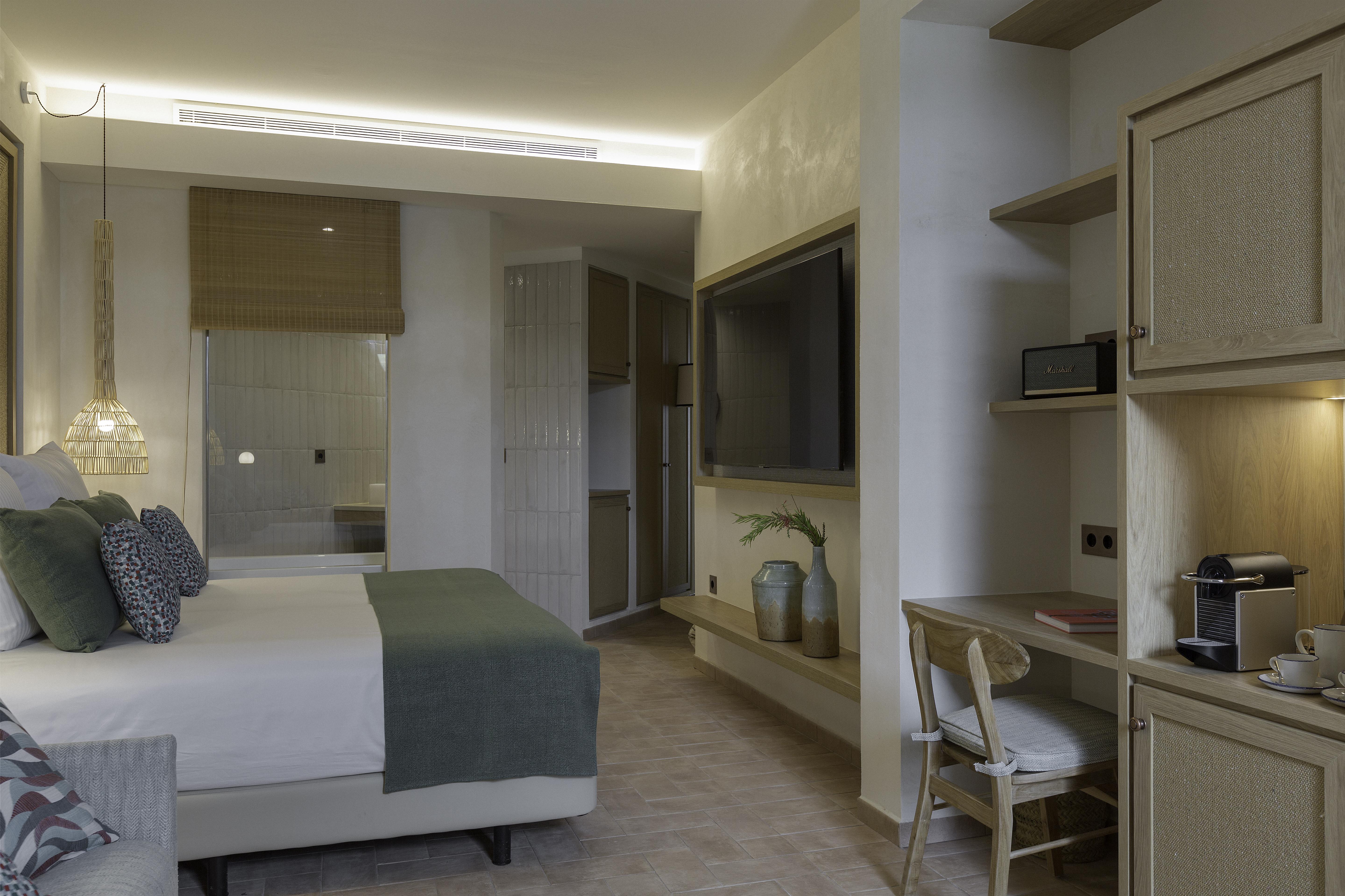 Cala San Miguel Ibiza Resort, Adults Only, Curio Collection By Hilton Port de Sant Miguel Ngoại thất bức ảnh Deluxe Room