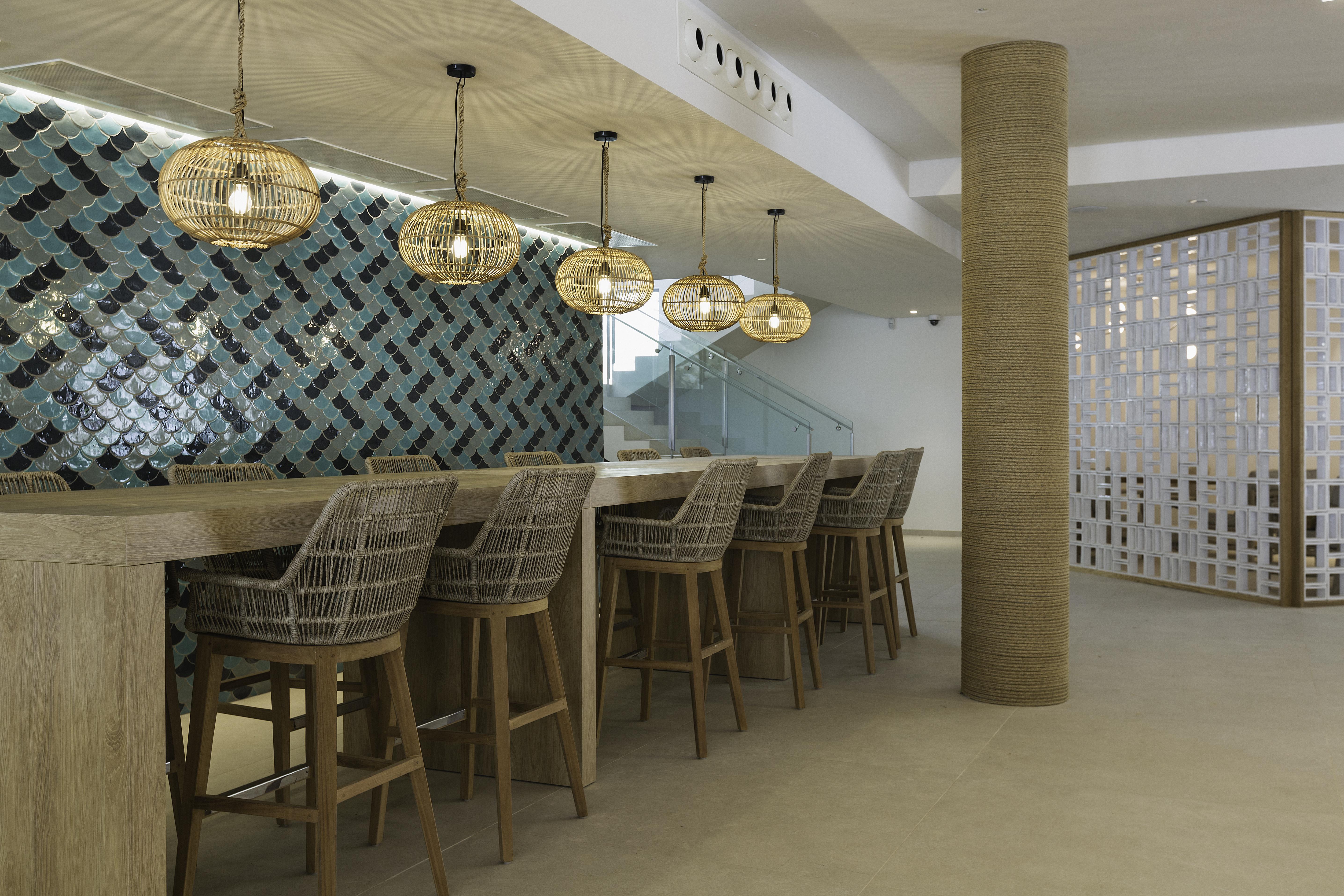 Cala San Miguel Ibiza Resort, Adults Only, Curio Collection By Hilton Port de Sant Miguel Ngoại thất bức ảnh The interior of the new terminal