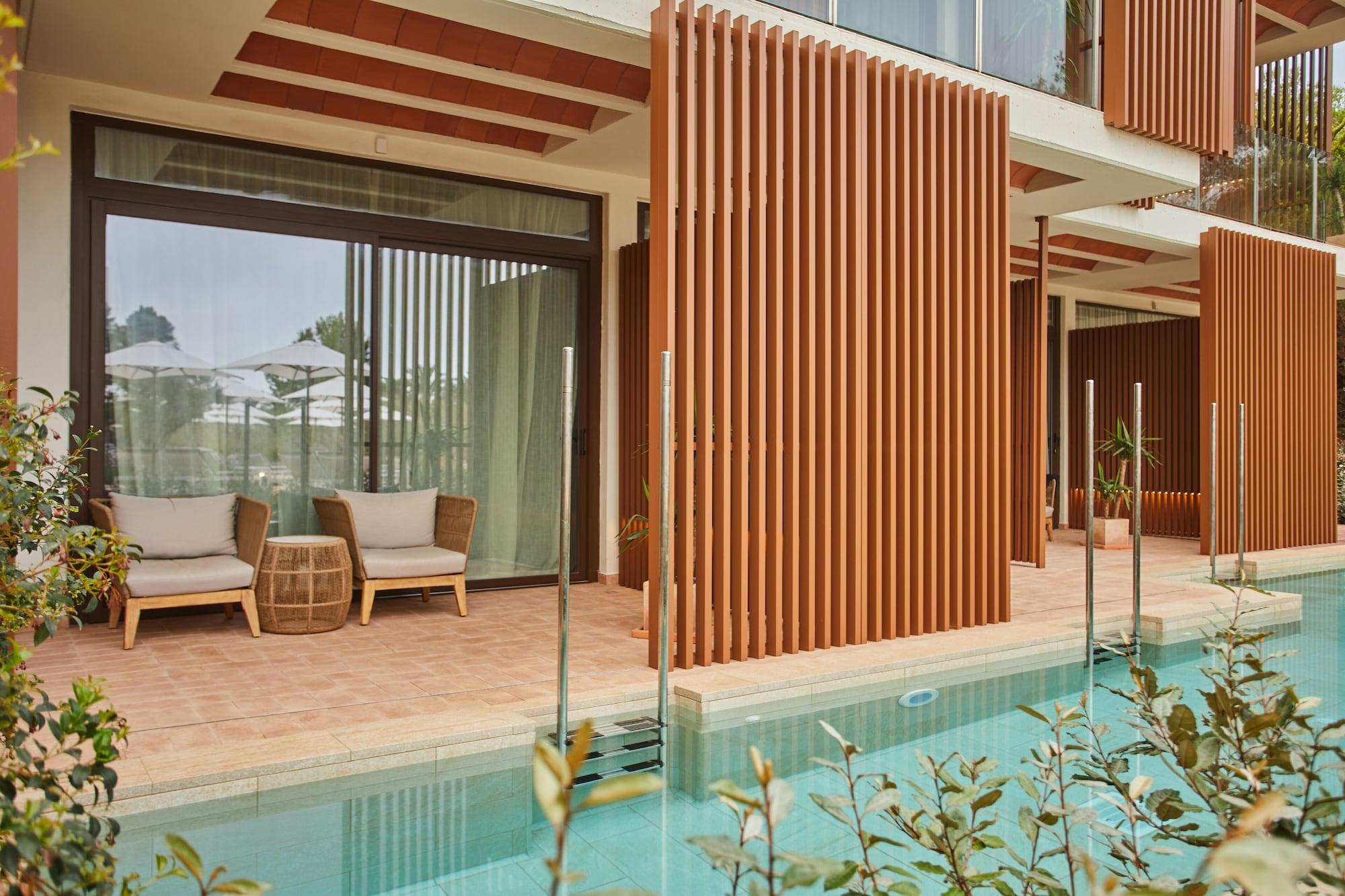 Cala San Miguel Ibiza Resort, Adults Only, Curio Collection By Hilton Port de Sant Miguel Ngoại thất bức ảnh A private pool at the hotel
