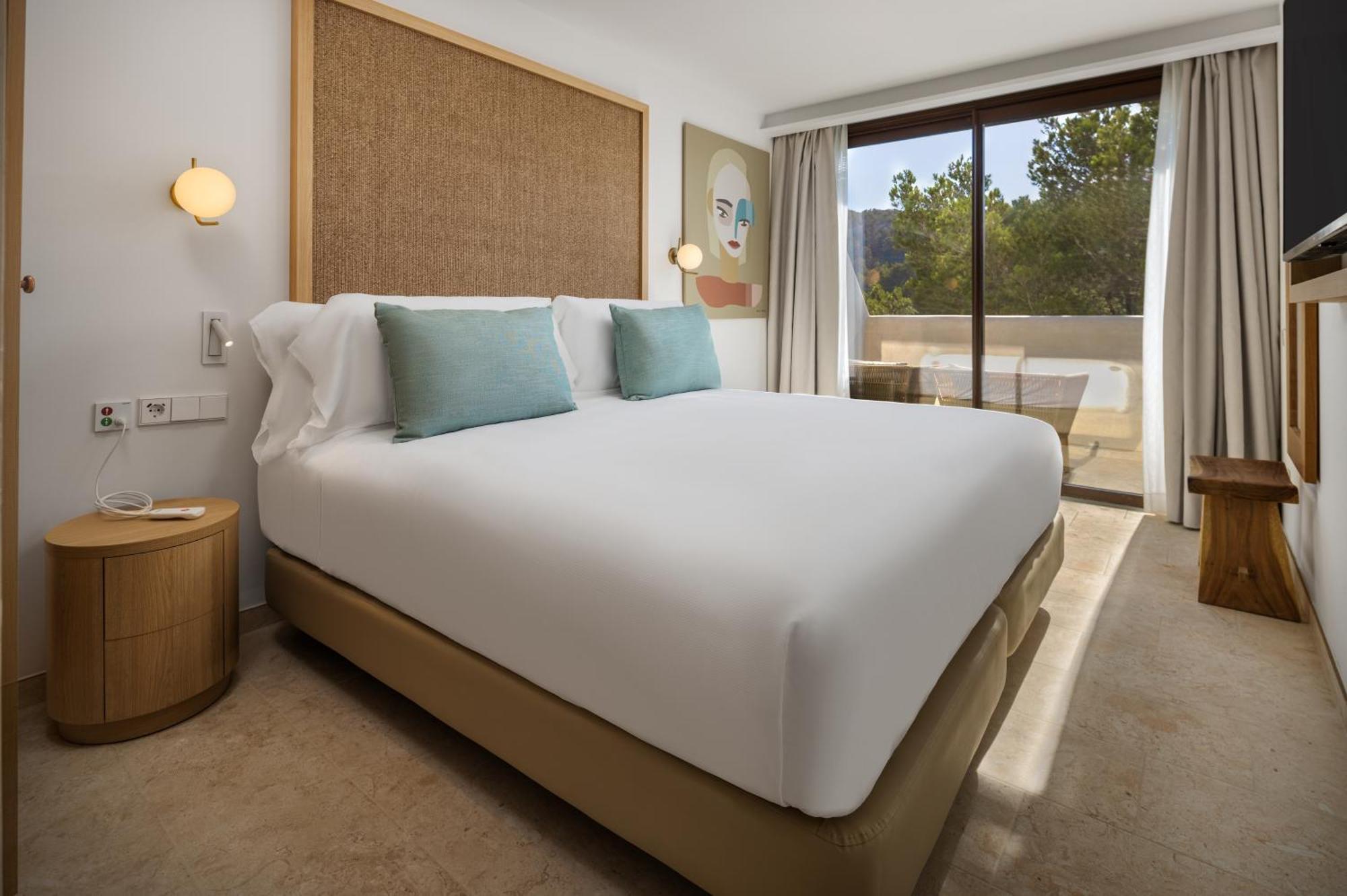 Cala San Miguel Ibiza Resort, Adults Only, Curio Collection By Hilton Port de Sant Miguel Ngoại thất bức ảnh